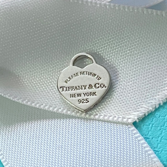 AuthenticTiffany & Co MINI Return to Tiffany heart tag 925 silver authen… - Picture 2 of 6